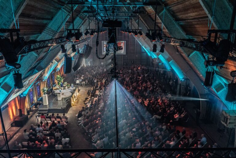 A full house, viewed from above, during the Dutch AI Congress.
